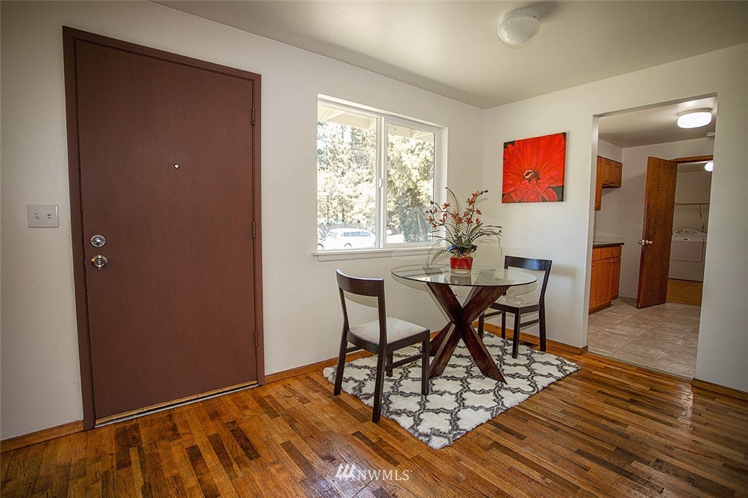312 Union Avenue Southeast Renton, WA 98059 - Photo 5 of 16