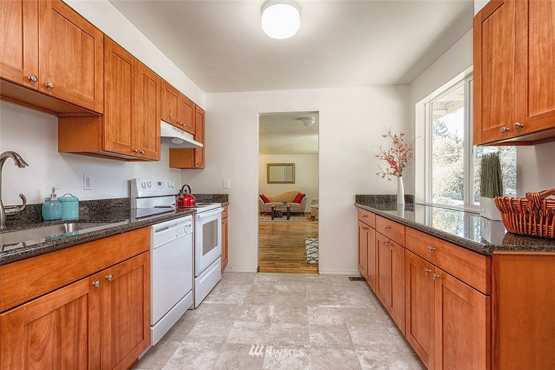 312 Union Avenue Southeast Renton, WA 98059 - Photo 7 of 16