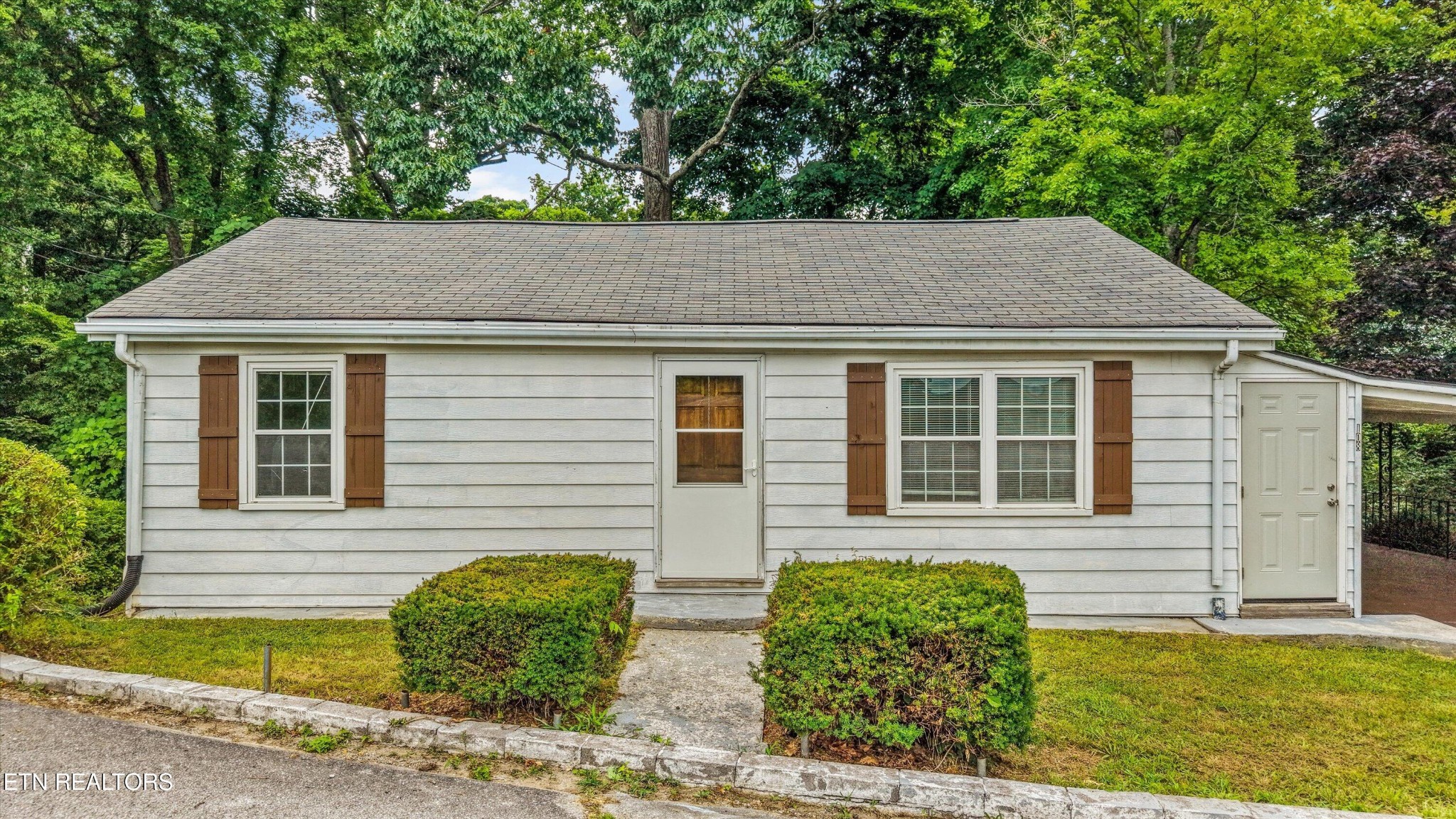 108 Ridgewood Road Harriman, TN 37748 - Photo 1 of 29 Gallery Image 1