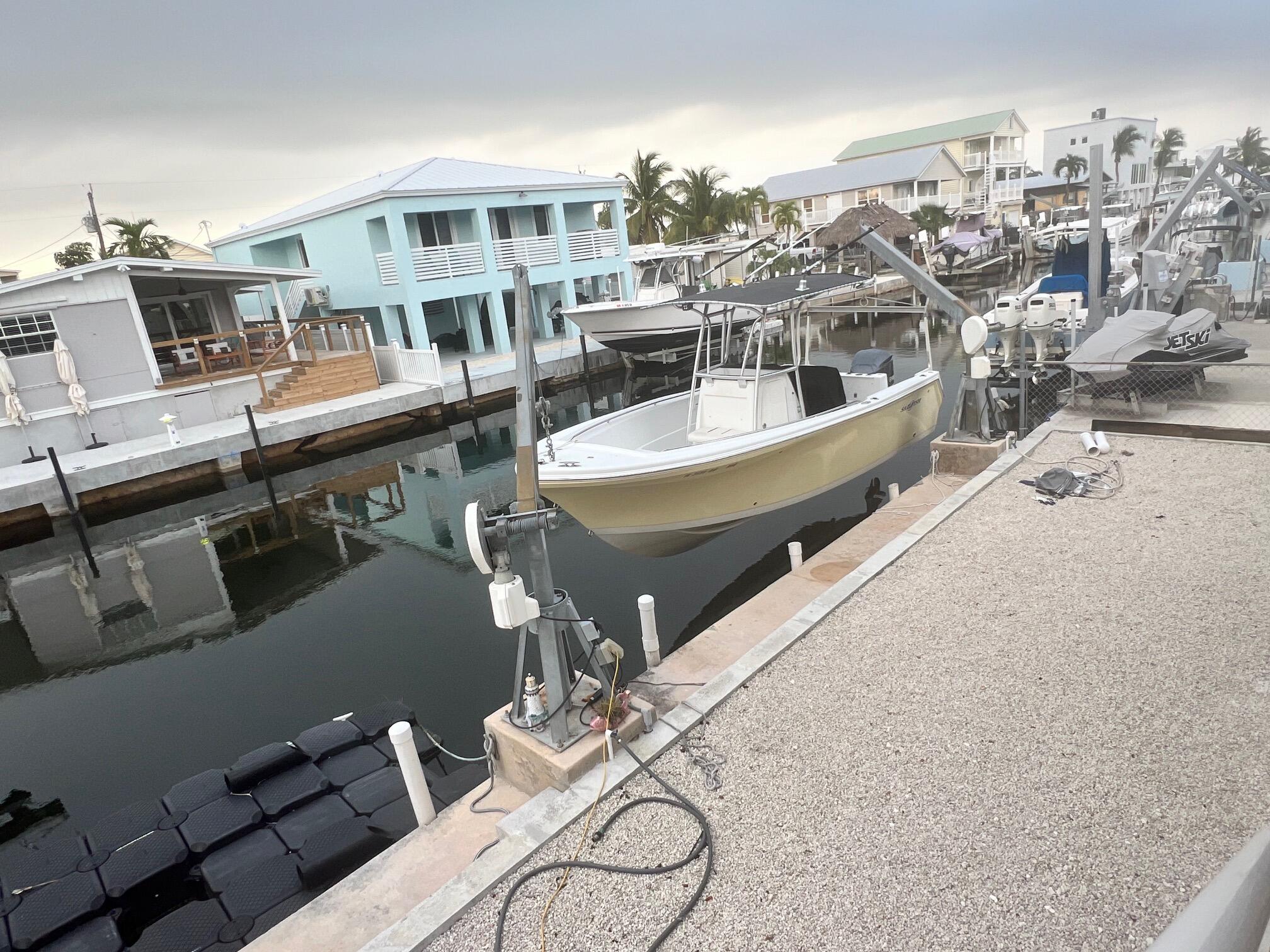 4 Pelican Road Key Largo, FL 33037 - Photo 2 of 15