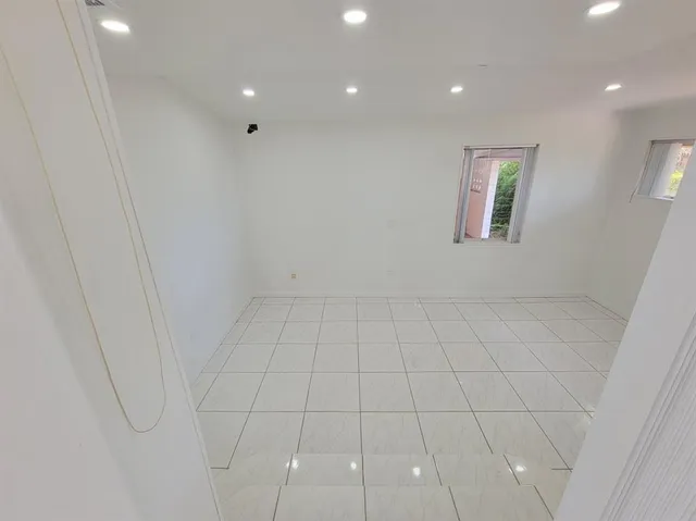 $3,250 | 2980 Southwest 68th Avenue, Miami, FL 33155