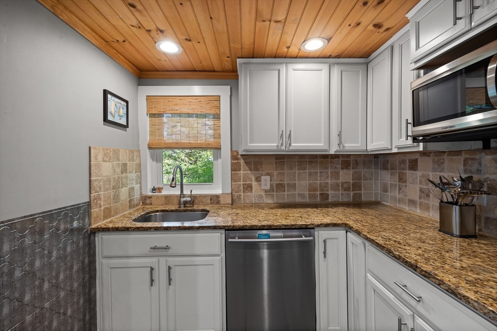 881 State Road Plymouth, MA 02360 - Photo 6 of 26 Gallery Image 6