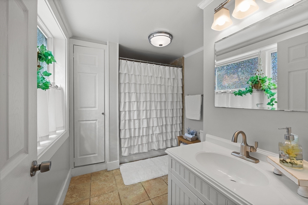 881 State Road Plymouth, MA 02360 - Photo 10 of 26 Gallery Image 10