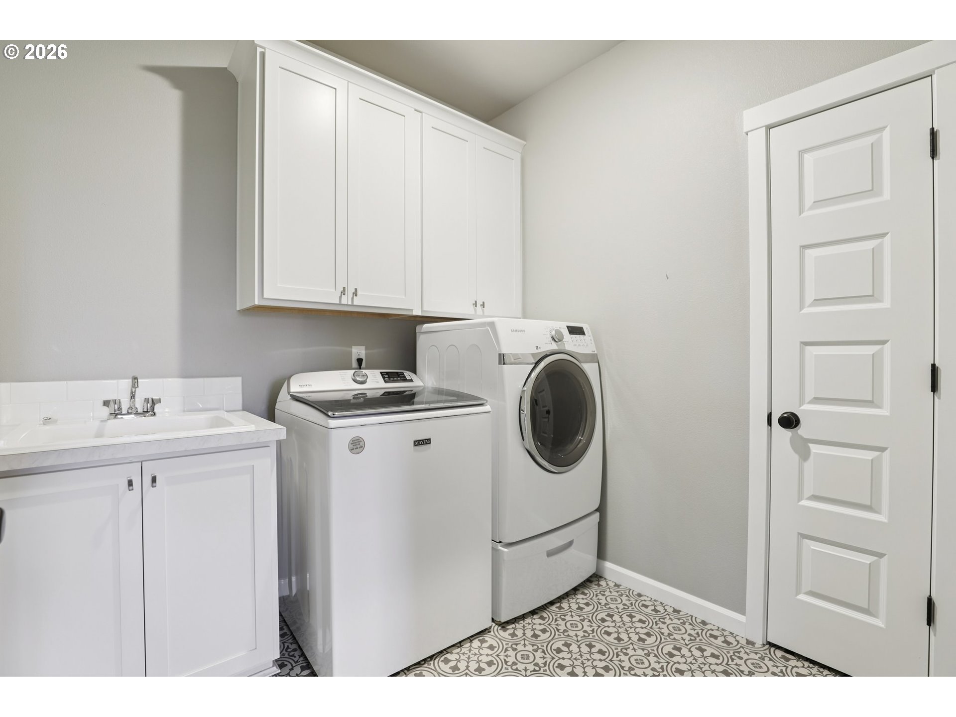 604 Northwest 25th Way Battle Ground, WA 98604 - Photo 27 of 33 a utility room with dryer and washer