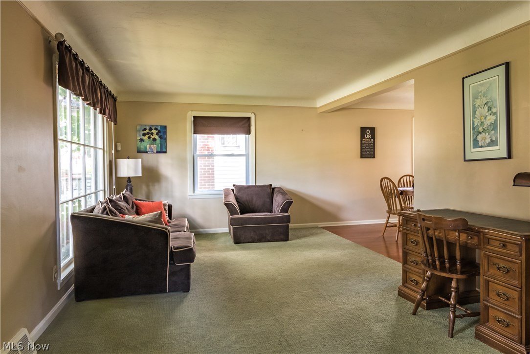 3475 Doris Road Cleveland, OH 44111 - Photo 3 of 26 Gallery Image 3