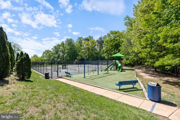 $493,000 | 6551 Grange Lane, Unit 202, Alexandria, VA 22315