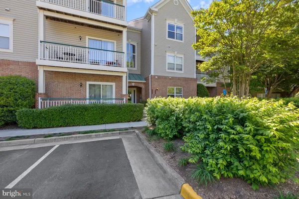 $493,000 | 6551 Grange Lane, Unit 202, Alexandria, VA 22315