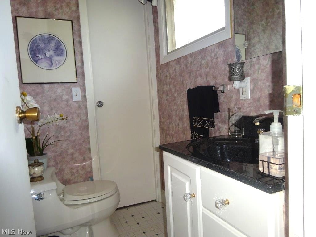 9198 Reichert Road Parma, OH 44130 - Photo 14 of 23