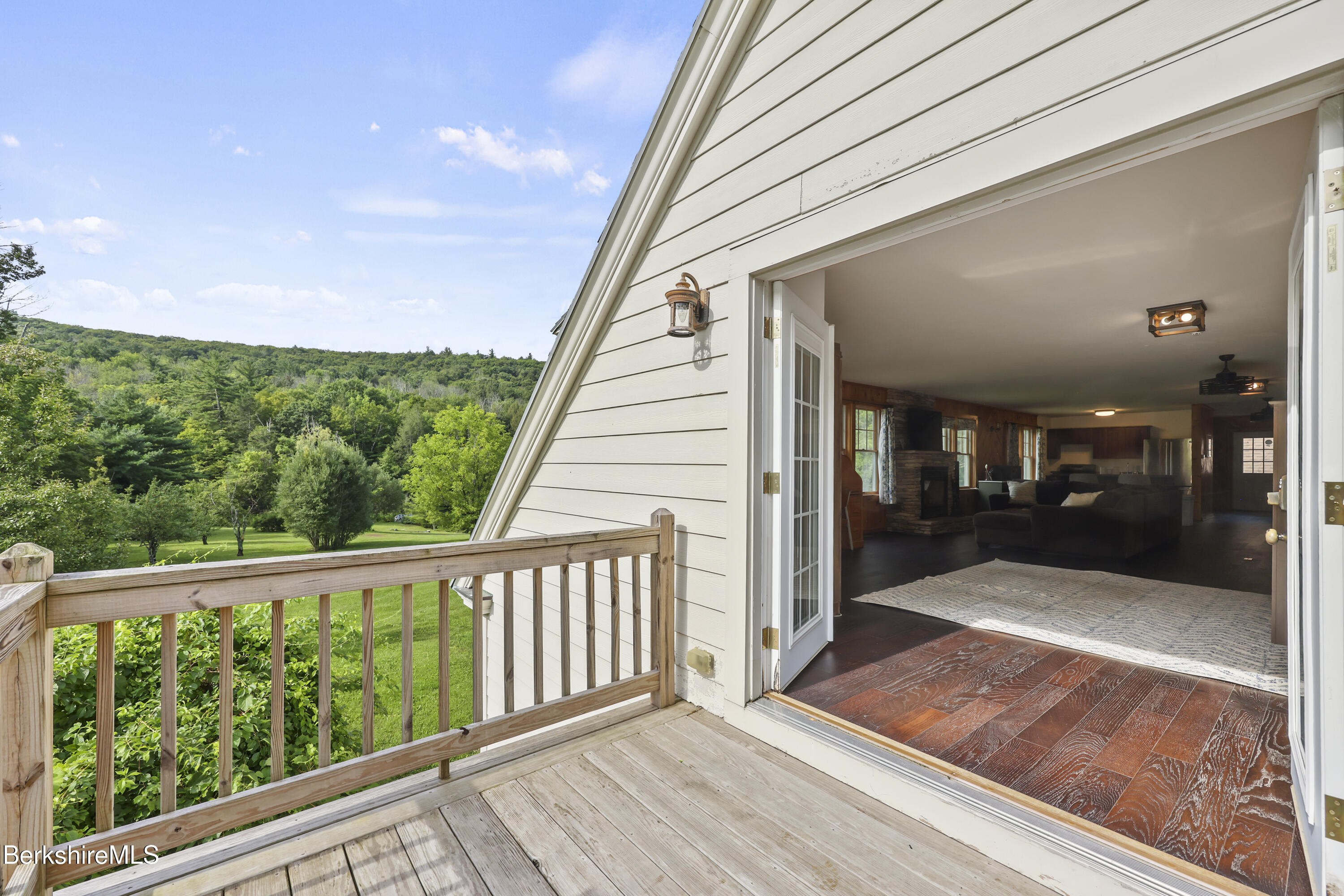 55 Maple Hill Road West Stockbridge, MA 01266 - Photo 5 of 36 25 Main Entry