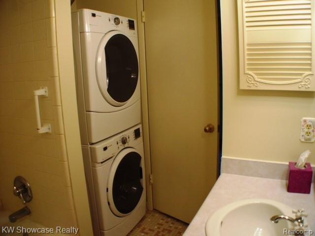 5251 Highland Road, Unit 213 Waterford, MI 48327 - Photo 12 of 15 LAUNDRY AREA. WASHER AND DRYER INCLUDED!