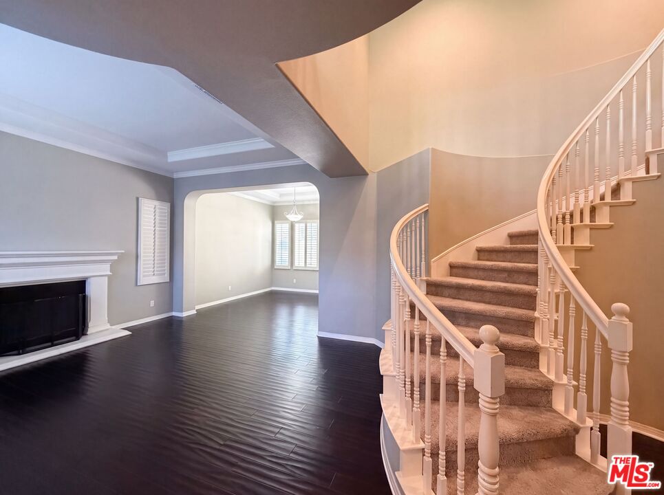 25701 Chestnut Way Stevenson Ranch, CA 91381 - Photo 7 of 35 Gallery Image 7