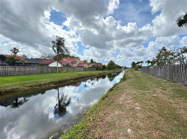 $3,995 | 9574 Northwest 19th Place, Sunrise, FL 33322