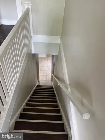 a view of entryway and hall