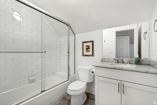 1912 Somerset Ridge Drive Draper, UT 84020 - Photo 33 of 45 Full Private Bathroom for Guest Bedroom