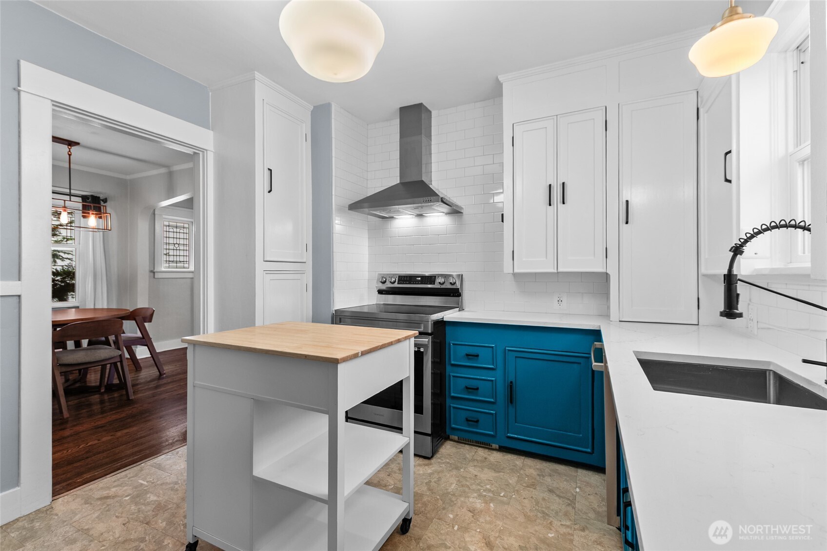 731 North 80th Street Seattle, WA 98103 - Photo 7 of 38