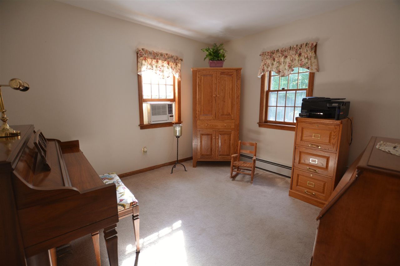 116 Warner Hill Road Derry, NH 03038 - Photo 15 of 22
