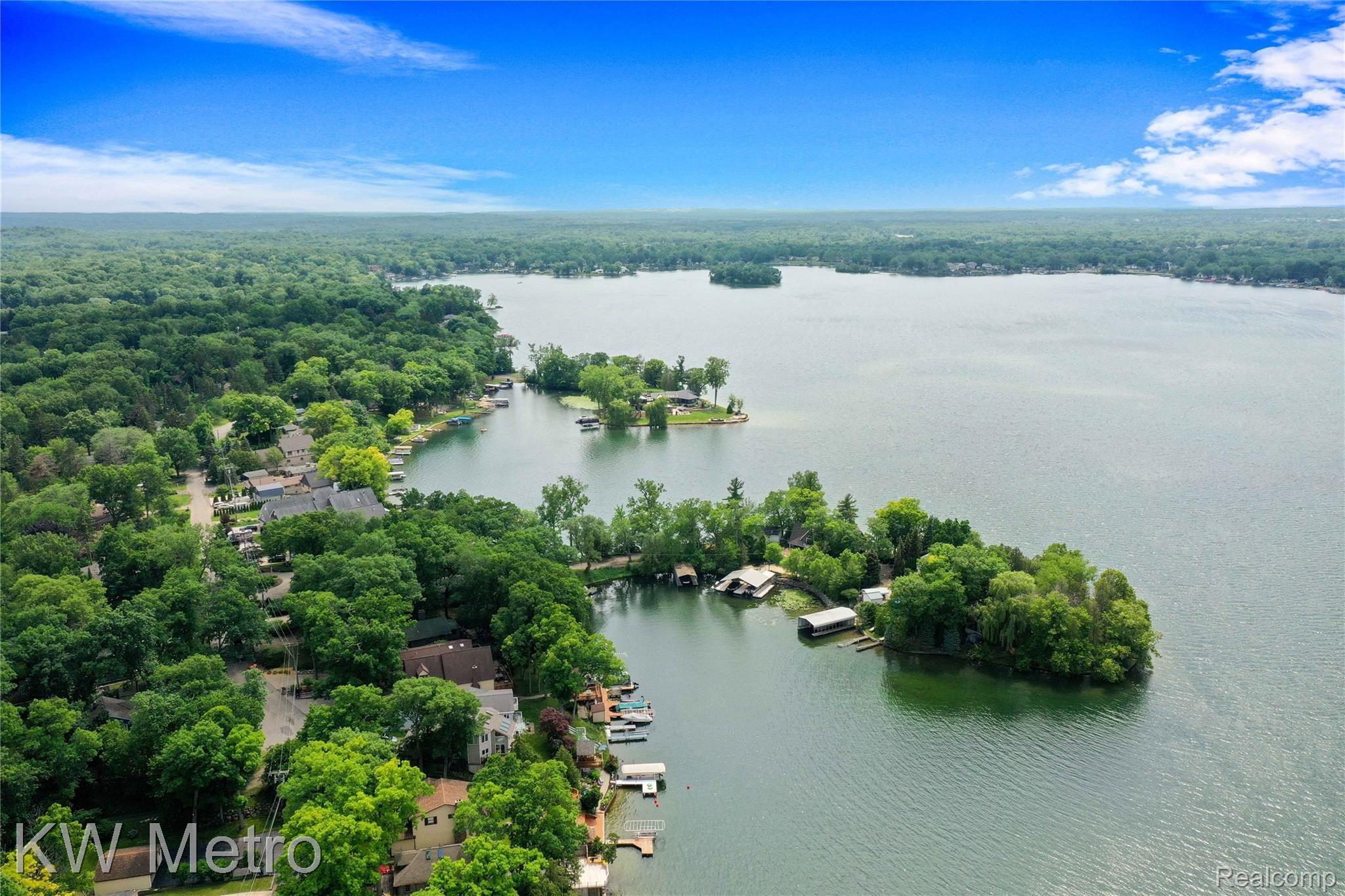 3182 Ridge Road White Lake, MI 48383 - Photo 11 of 30 DJI_0975.jpg