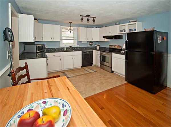 5 McGrath Road Bourne, MA 02562 - Photo 8 of 19