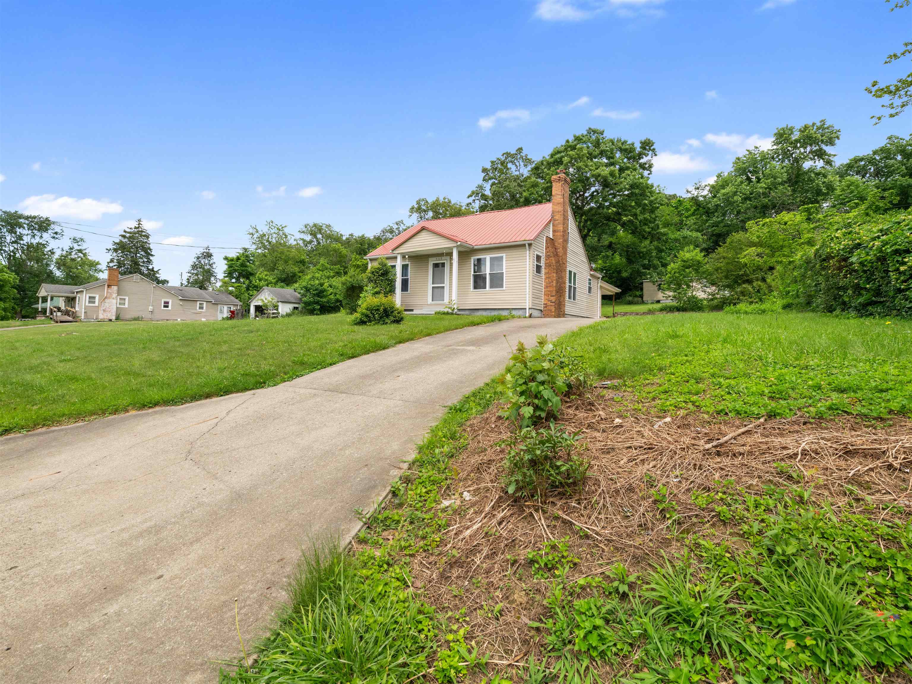 5113 Bybee Road Ashland, KY 41102 - Photo 3 of 33