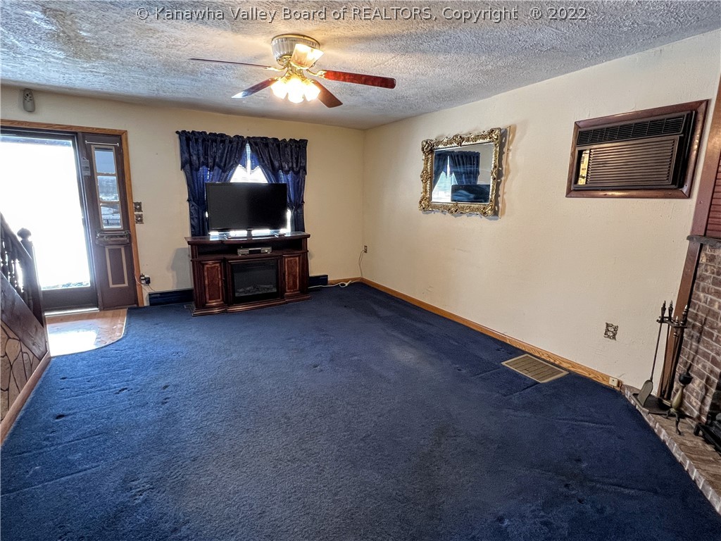 8669 Sandhill Road Point Pleasant, WV 25550 - Photo 5 of 45 Gallery Image 5