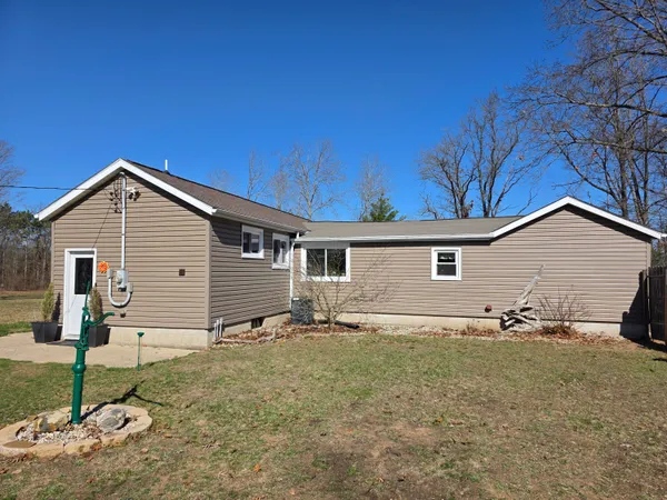 $265,000 | 1471 East Beechwood Lane, White Cloud, MI 49349
