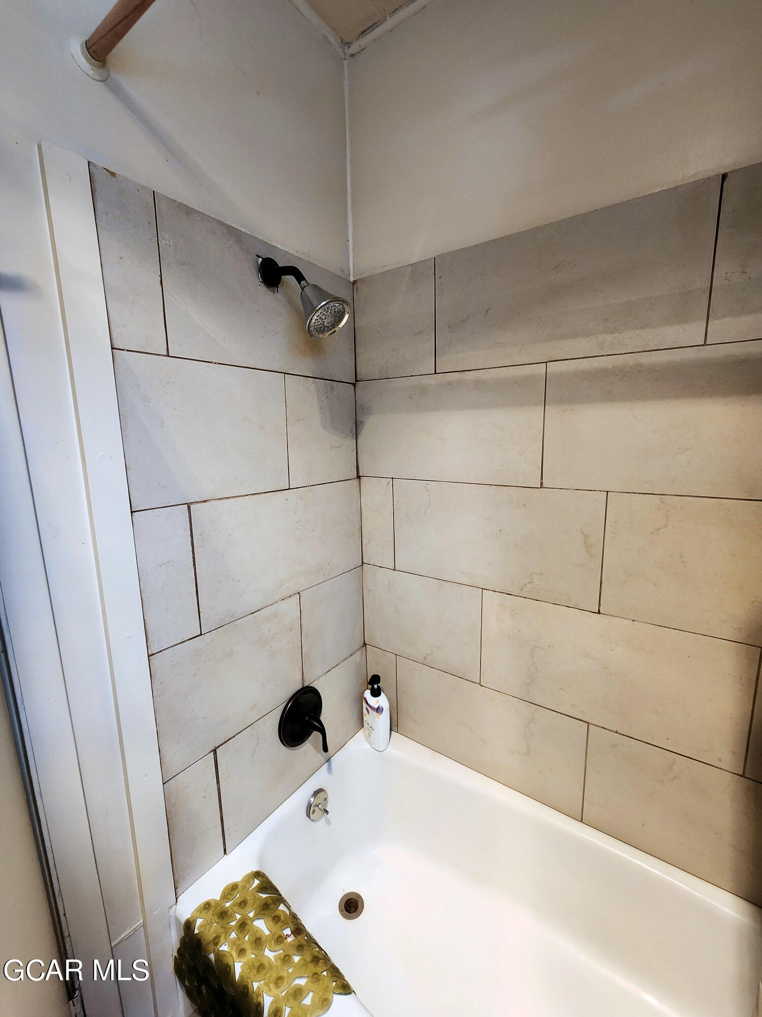 573 97 Circle Breckenridge, CO 80424 - Photo 23 of 40 a bathroom with a bathtub