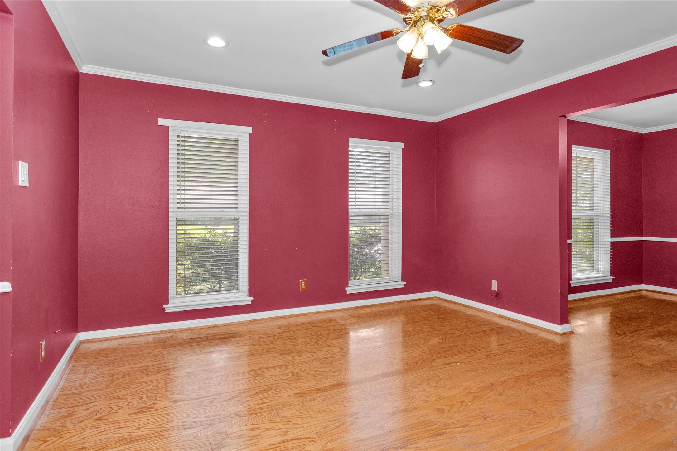 2531 Hollow Hook Road Houston, TX 77080 - Photo 8 of 45 Gallery Image 8