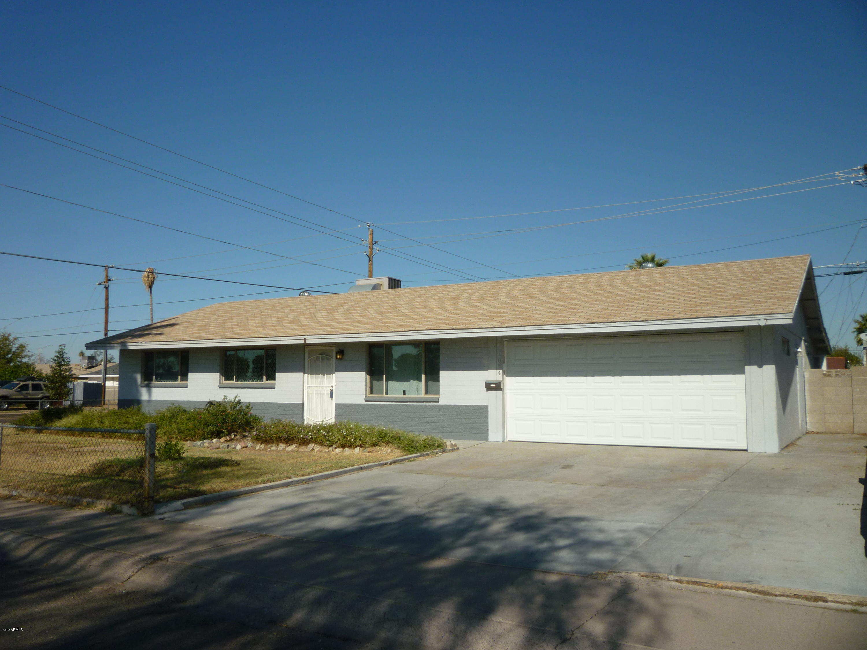 3054 West Cactus Road Phoenix, AZ 85029 - Photo 3 of 31 FRONT