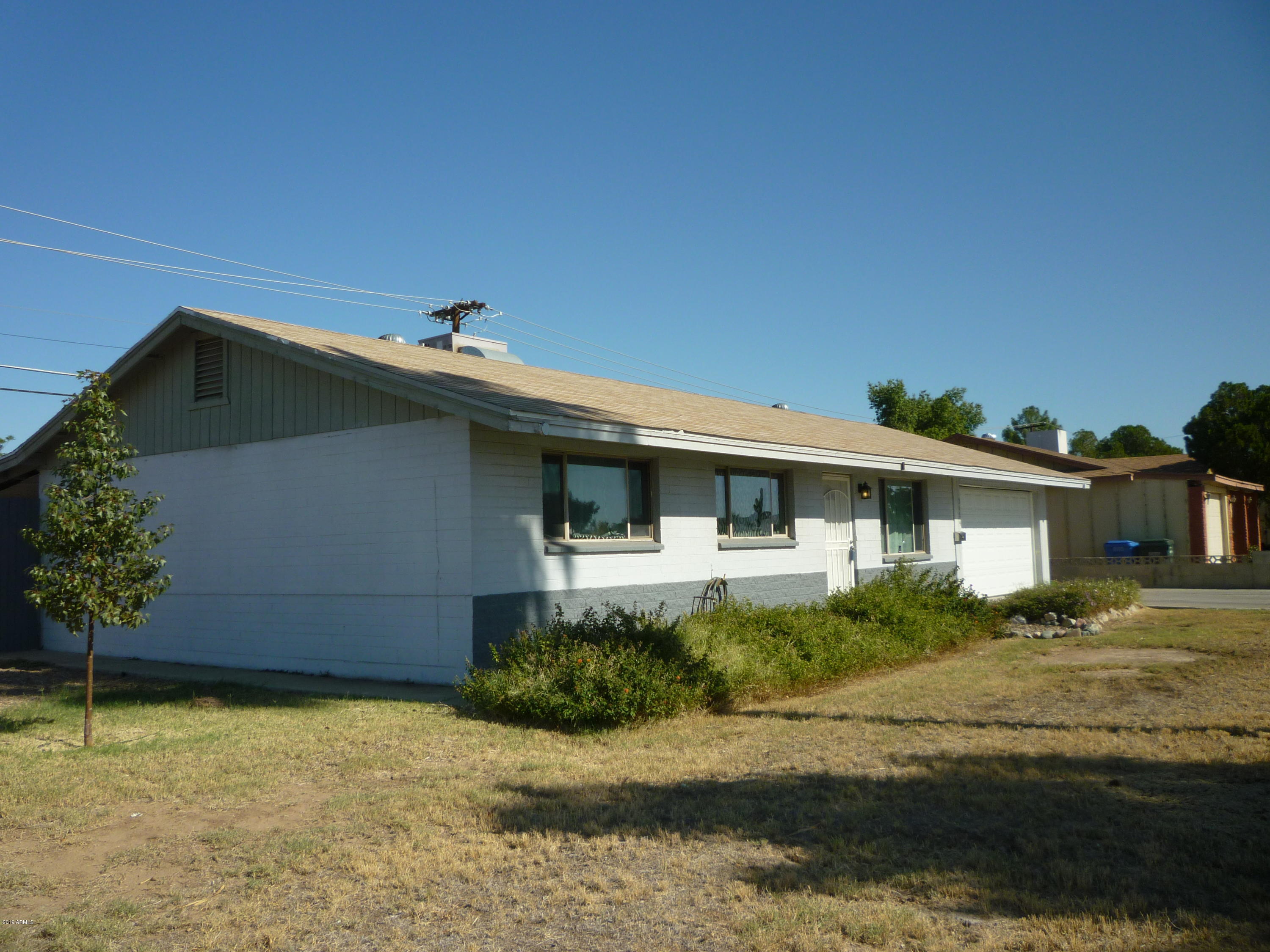 3054 West Cactus Road Phoenix, AZ 85029 - Photo 5 of 31 FRONT
