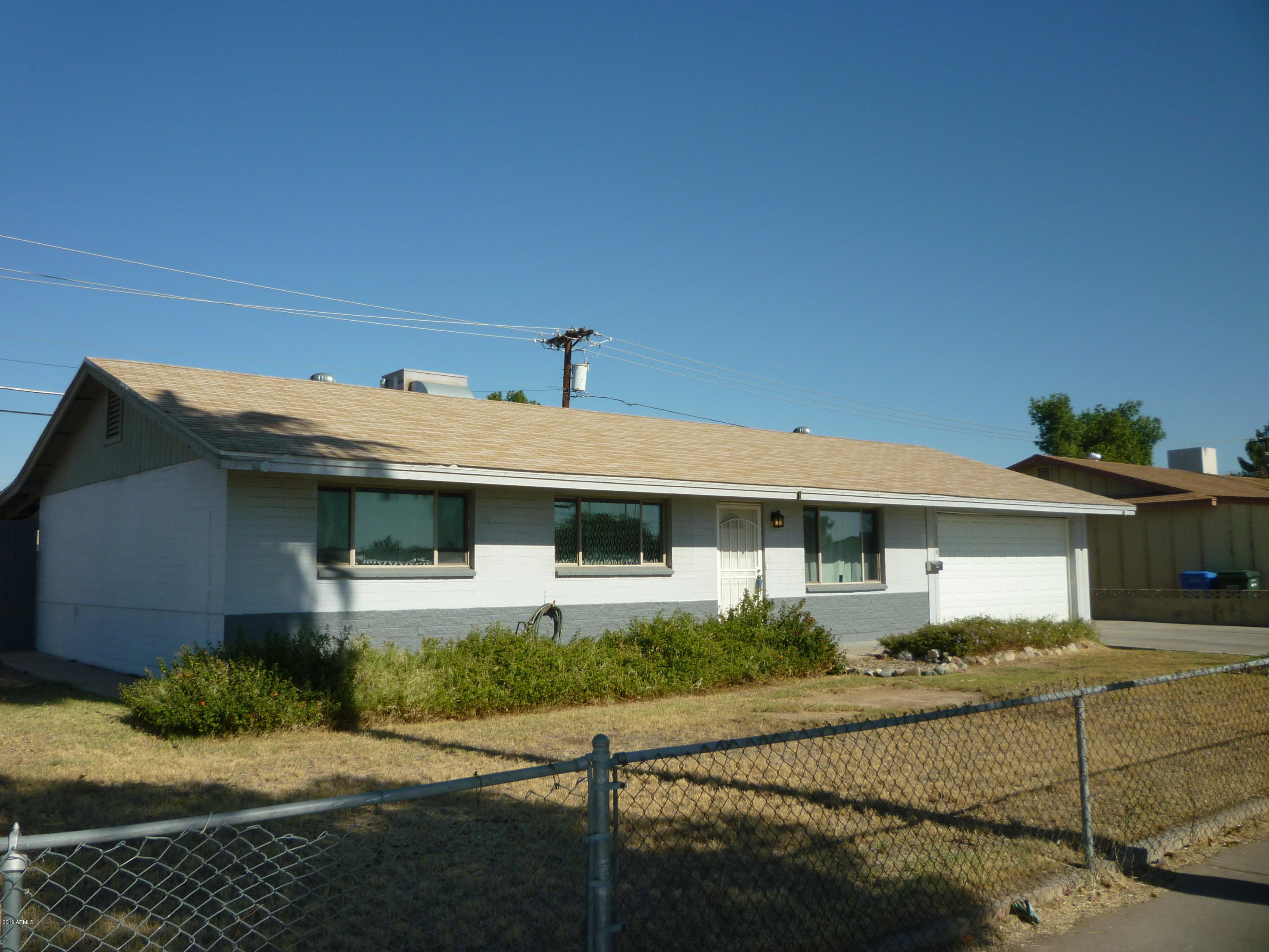 3054 West Cactus Road Phoenix, AZ 85029 - Photo 6 of 31 FRONT