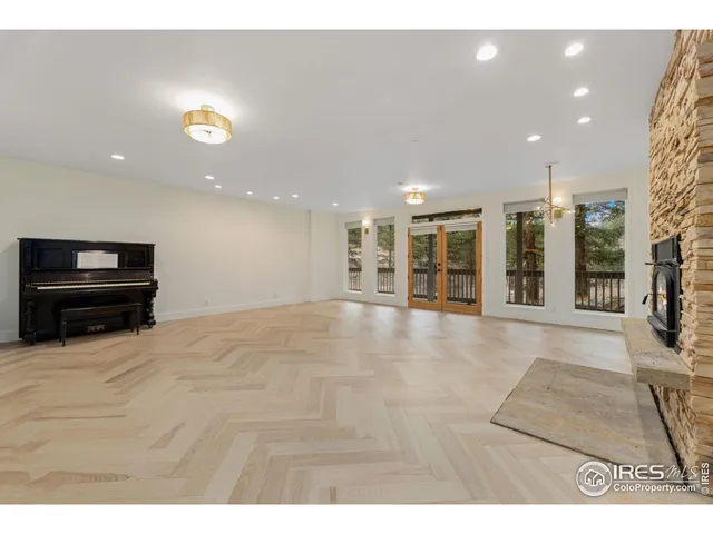 $1,399,000 | 11042 North St Vrain Drive, Lyons, CO 80540