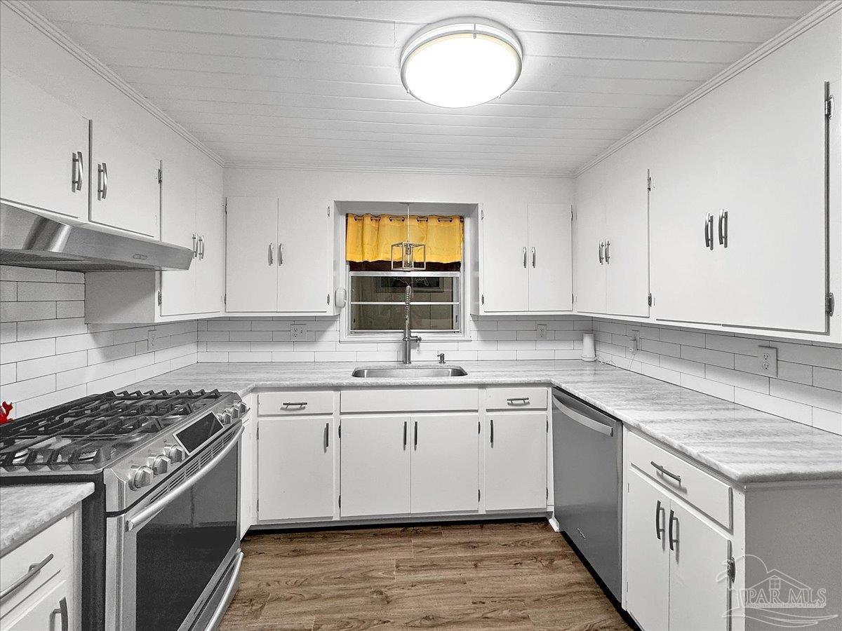 3750 Martin Street Pace, FL 32571 - Photo 2 of 37