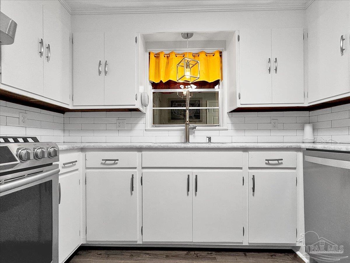 3750 Martin Street Pace, FL 32571 - Photo 3 of 37