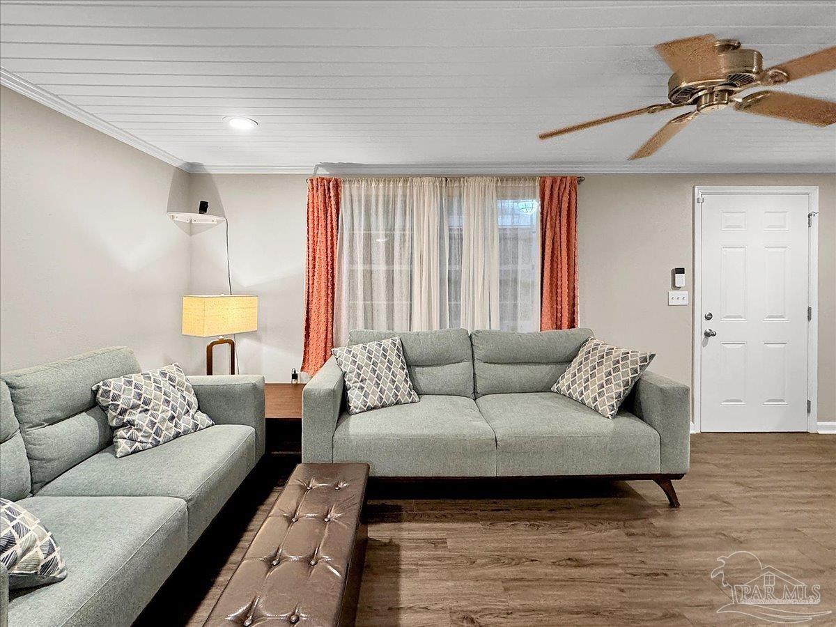 3750 Martin Street Pace, FL 32571 - Photo 6 of 37