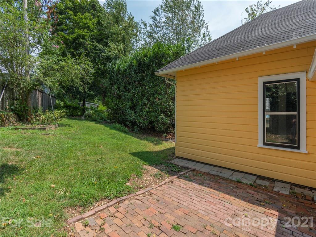 12 Ramoth Road Asheville, NC 28804 - Photo 11 of 14 Gallery Image 11
