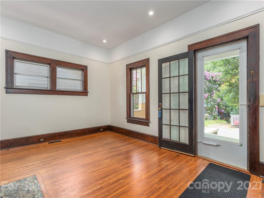 12 Ramoth Road Asheville, NC 28804 - Photo 5 of 14 Gallery Image 5