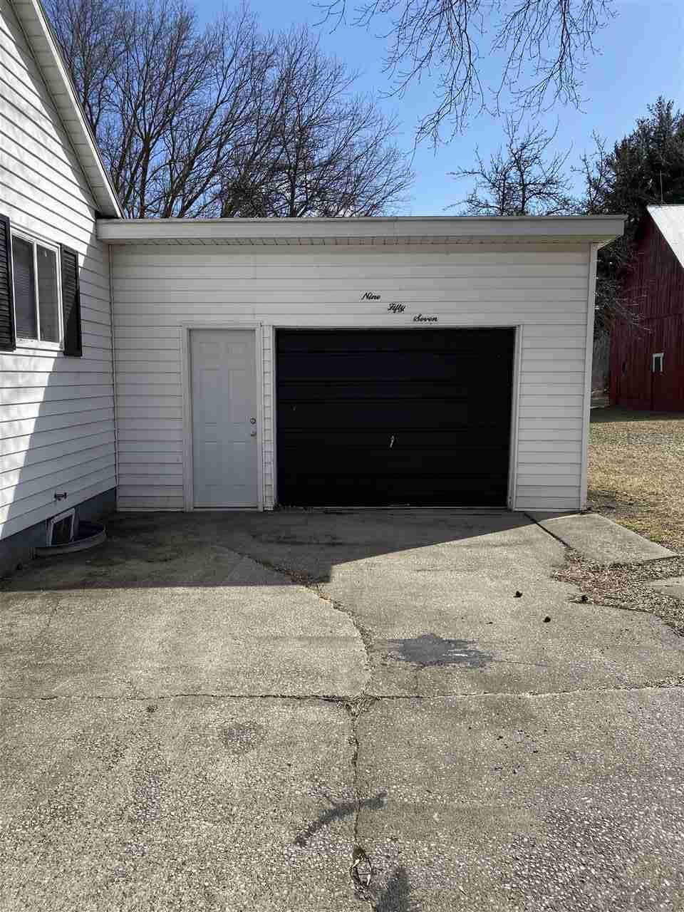 957 South Nine Mile Road Kawkawlin, MI 48631 - Photo 3 of 17 1873078-2.JPG