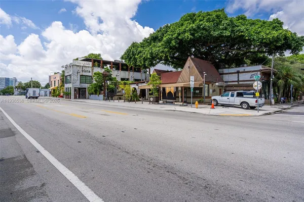 $1,375,000 | 67 Northeast 44th Street, Miami, FL 33137