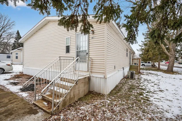 $100,000 | 901 Hamlet Circle, Lakeville, MN 55044