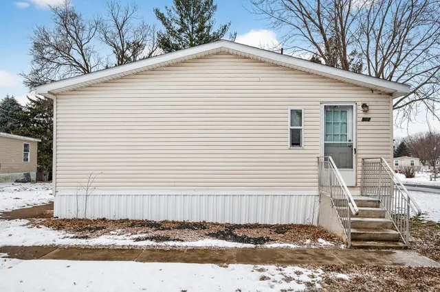 $100,000 | 901 Hamlet Circle, Lakeville, MN 55044