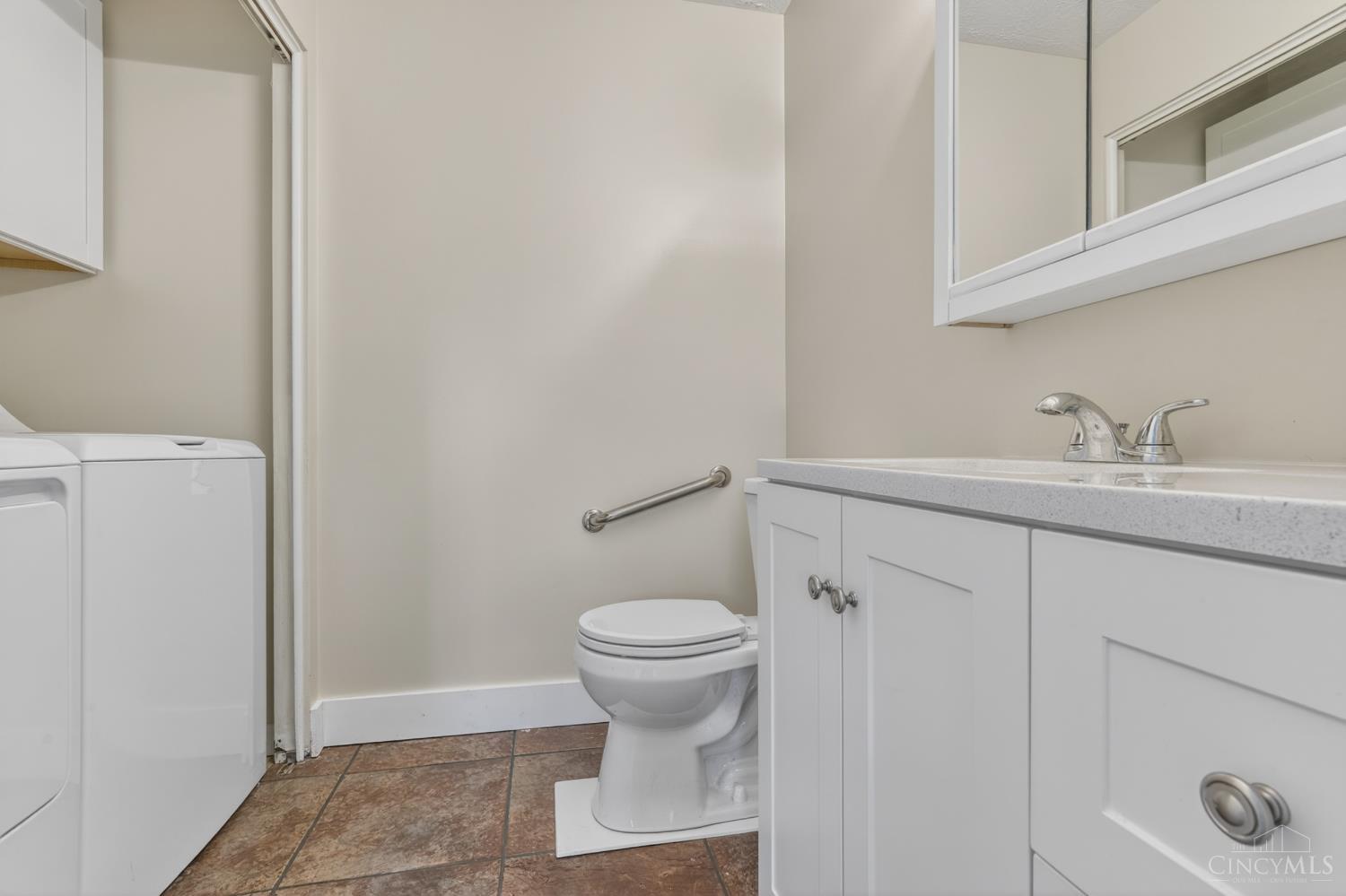 547 Davis Road, Unit 3 Cincinnati, OH 45255 - Photo 15 of 18