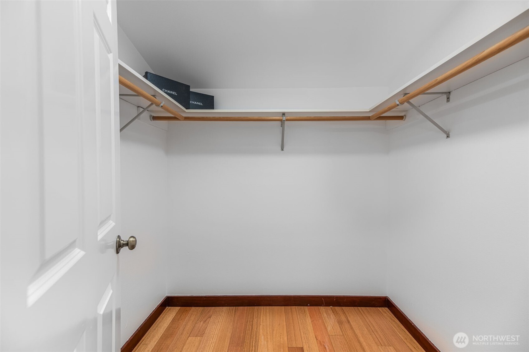 2708 Northeast 98th Street Seattle, WA 98115 - Photo 12 of 40