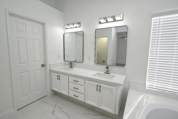 $699,900 | 878 North Ash Avenue, Clovis, CA 93611