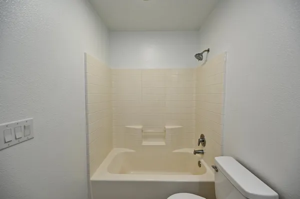 $699,900 | 878 North Ash Avenue, Clovis, CA 93611