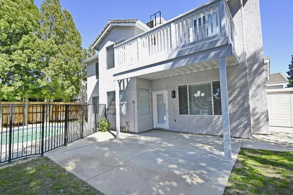 $699,900 | 878 North Ash Avenue, Clovis, CA 93611