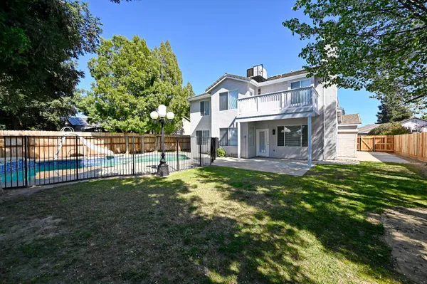 $699,900 | 878 North Ash Avenue, Clovis, CA 93611