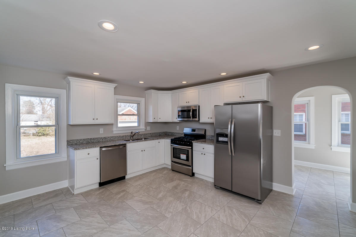 2807 Ralph Avenue Louisville, KY 40216 - Photo 8 of 51 8