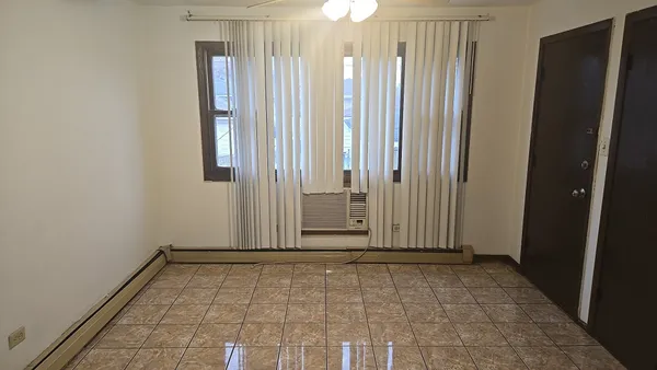 $169,900 | 379 Madison Avenue, Calumet City, IL 60409