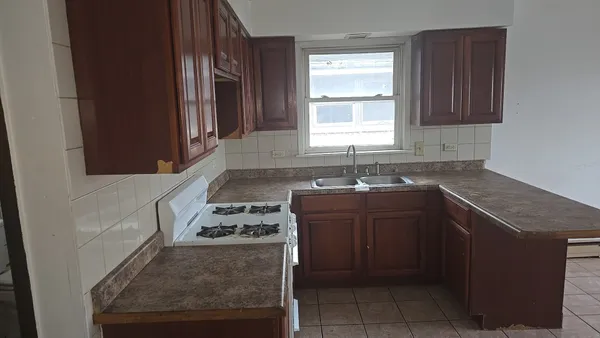 $169,900 | 379 Madison Avenue, Calumet City, IL 60409
