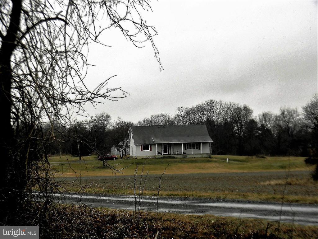 330 Kerrsville Road Carlisle, PA 17015 - Photo 1 of 25 Gallery Image 1